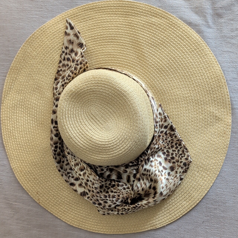 Elegant Tan Wide Brim Sun Hat with Leopard Scarf